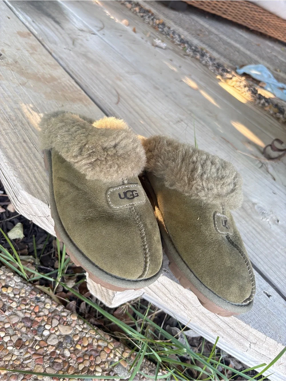 UGG women’s Olive Green Sheepskin Slip-On Clogs great condition preloved - Picture 2 of 5